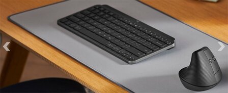 Logitech Lift | Ergonomische Draadloze Muis | RF-Draadloos + Bluetooth | 4000 DPI | Grafiet