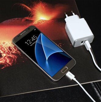 Mobiparts Wall Charger | Dual USB-A Oplader 12W / 2.4A | Wit