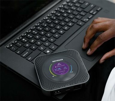NETGEAR AirCard M1 MR1100-100EUS | Mobiele WiFi (4G LTE) Router | Tot 1 Gbps | Zwart