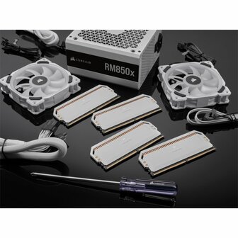 Corsair Dominator Platinum RGB Wit | 32GB 2x16GB DDR5 | 5600MHz | DIMM | CL40 | Geheugenmodule | RAM