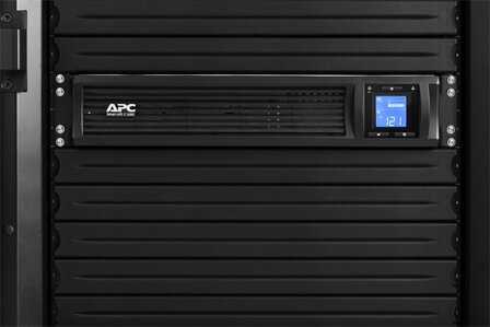 APC Smart-UPS SMC1000I-2UC | 1000 VA / 600 W | 2U Rackmount | 4x IEC C13 Stopcontacten | AVR Spanningsregeling | LCD-scherm | SmartConnect