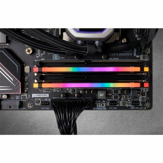 Corsair Vengeance CMW32GX4M2Z3600C18 geheugenmodule 32 GB 2 x 16 GB DDR4 3600 MHz