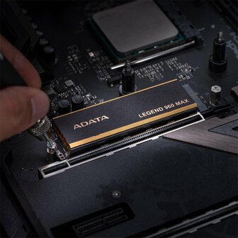 ADATA Legend 960 Max | 1TB NVMe SSD | M.2 | Gen4 | 7.400MB/s