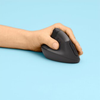 Logitech Lift muis | Linkshandige Ergonomische Draadloze Muis | RF-Draadloos + Bluetooth | 4000 DPI | Grafiet