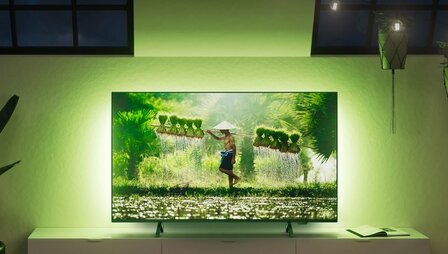 Philips 65PUS8319/12 75&quot; | Ultra HD 4K LED Smart TV met Ambilight | Titan OS + Wifi | HDR10+ voor Haarscherpe Beelden | Sfeervolle Kijkervaring | 60Hz