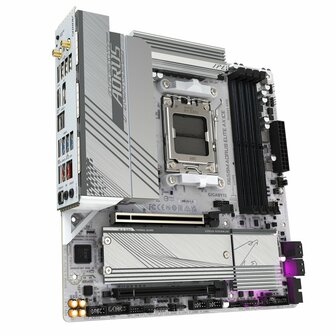 Gigabyte B650M AORUS ELITE AX ICE | Socket AM5 | AMD B650 | 4xDDR5 | Micro ATX | Moederbord