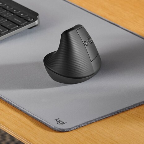 Logitech Lift | Ergonomische Draadloze Muis | RF-Draadloos + Bluetooth | 4000 DPI | Grafiet