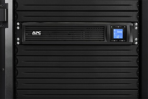 APC Smart-UPS SMC1000I-2UC | 1000 VA / 600 W | 2U Rackmount | 4x IEC C13 Stopcontacten | AVR Spanningsregeling | LCD-scherm | SmartConnect