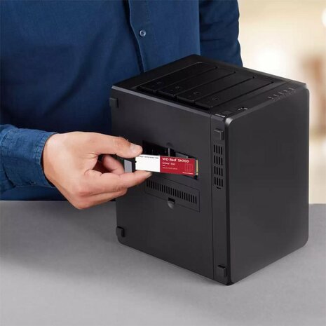 Western Digital Red SN700 | 1TB NVMe SSD | M.2 | Gen3 | 3.430MB/s
