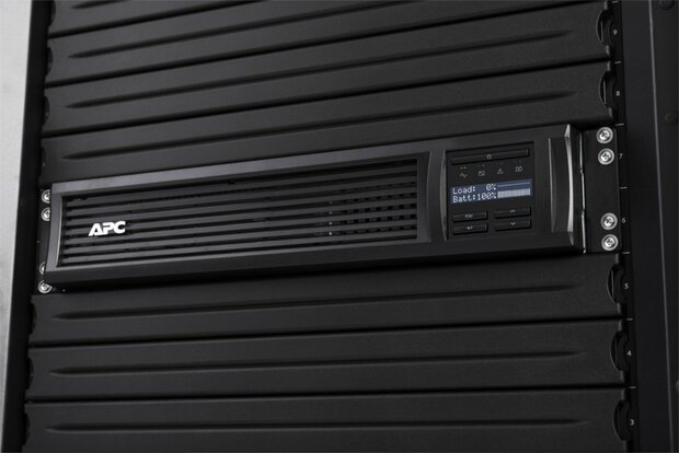 APC Smart-UPS SMT2200RMI2UC | 2200 VA / 1980 W | 2U Rackmount | 8x IEC C13 & 1x IEC C19 Stopcontacten | Zuivere Sinusgolf | AVR Spanningsregeling | LCD-scherm | SmartConnect