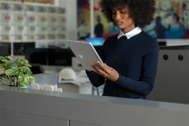 Microsoft Surface Go 2 | 10.5" Touch (1920x1280) | Intel Pentium Gold 4425Y | 4GB RAM | 64GB eMMC | Windows 10 Professional | Zilver | OPEN BOX